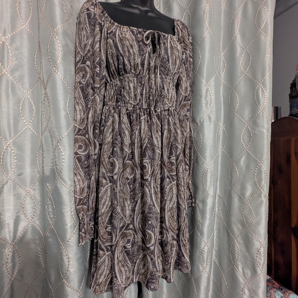 48 NWT Cato Tan, Black And Grey Paisley Print Dress - Xsmall